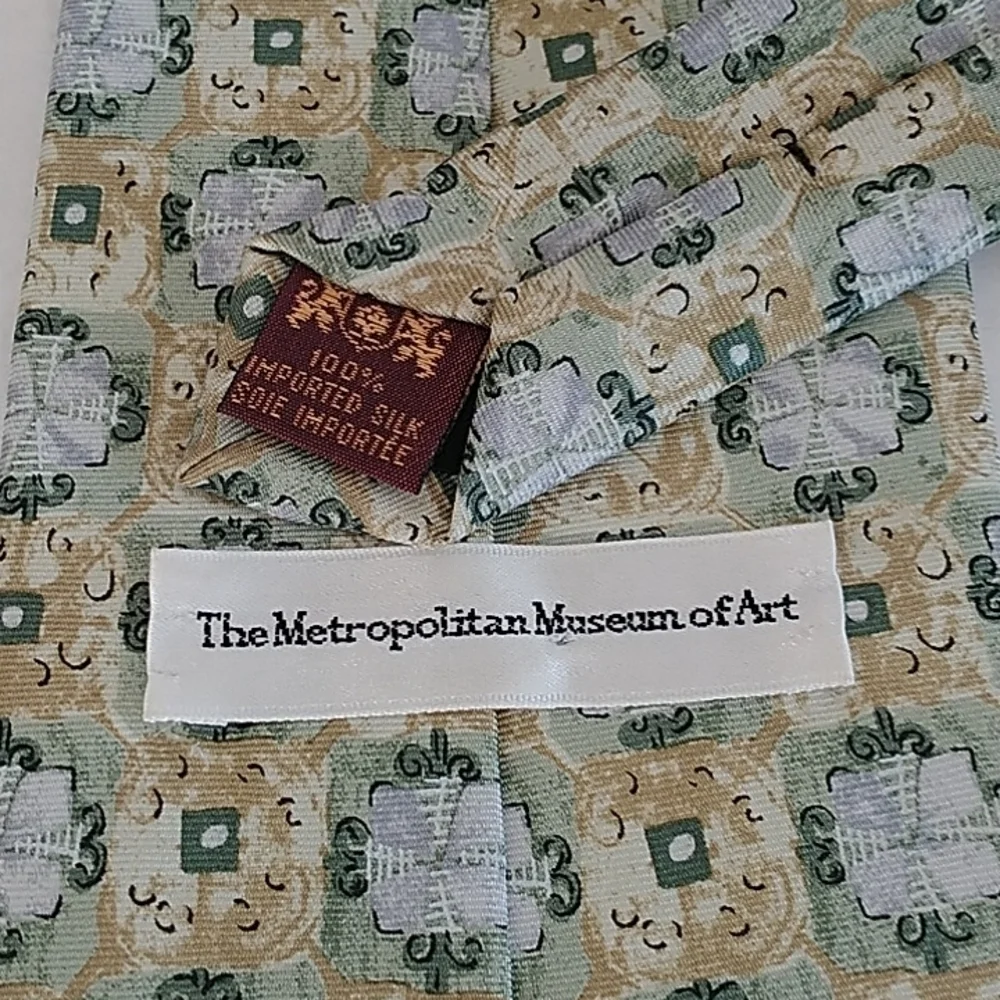 The Metropolitan Museum of Art 100% Imported Silk Tie Green/Tan Shades of Color - Picture 2 of 7